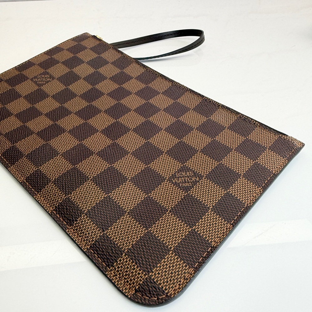Authentic Louis Vuitton Damier Ebene Neverfull Pochette Wristlet Bag - Picture 4 of 13